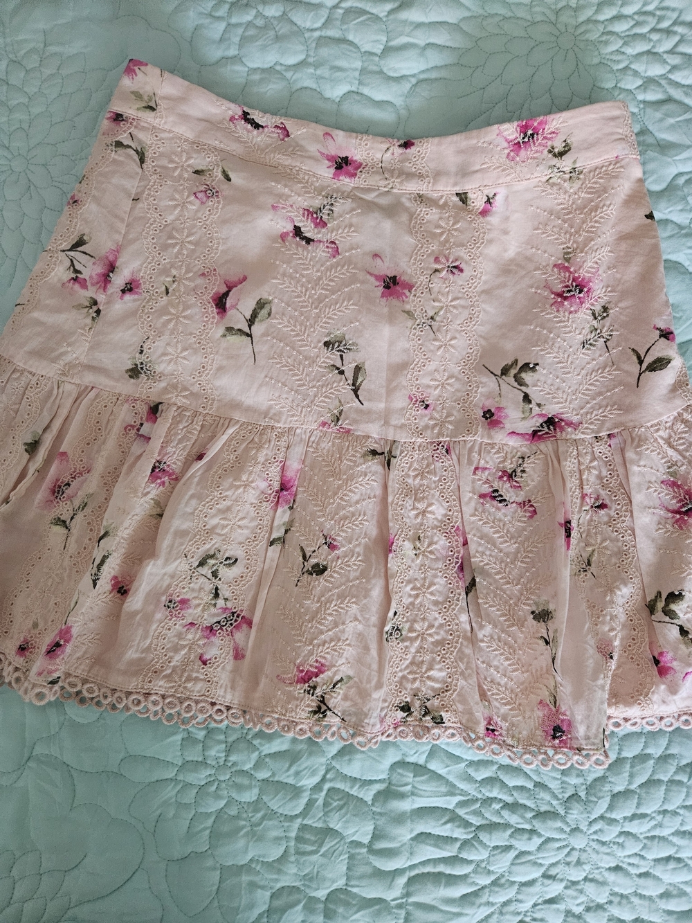 Forever 21 Pink Floral Eyelet Tiered Mini Skirt